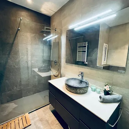 Valencia 2 Bed & Breakfast *