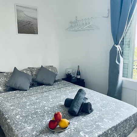 Valencia 2 Bed & Breakfast *